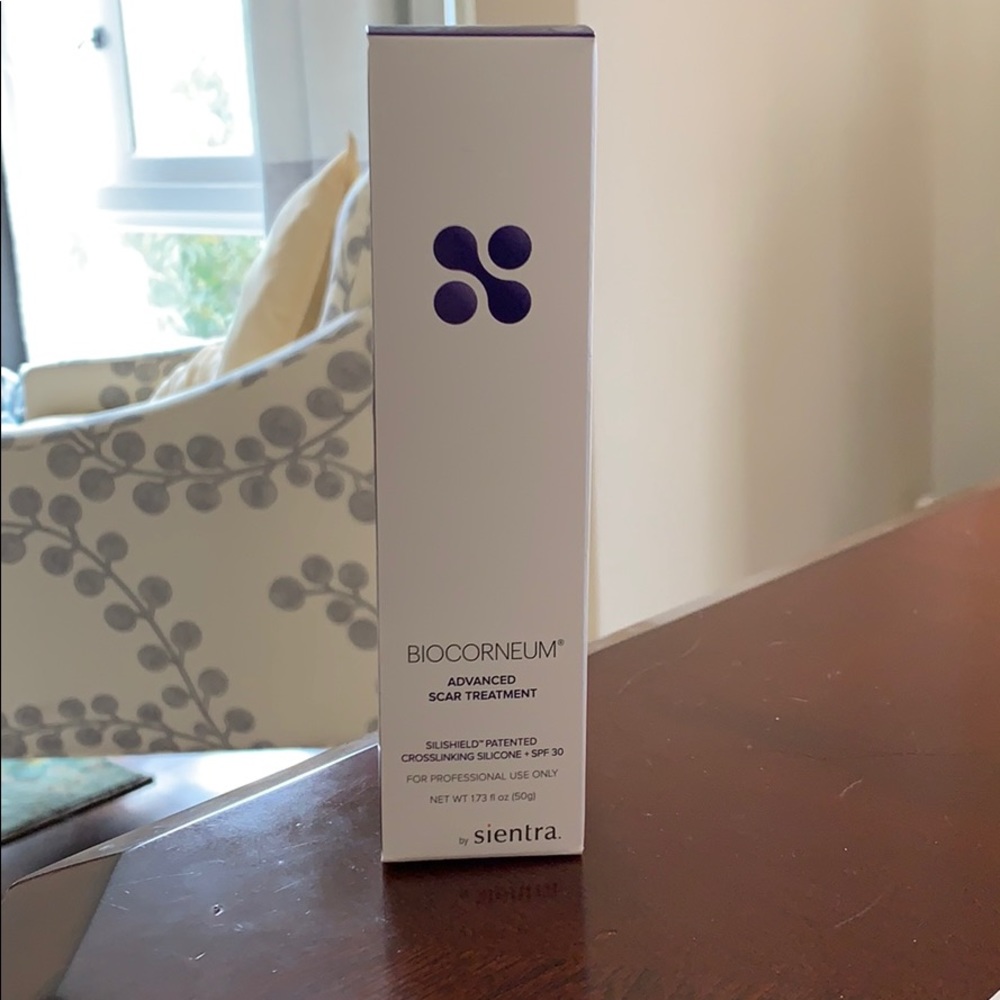 Biocorneum advanced scar treatment